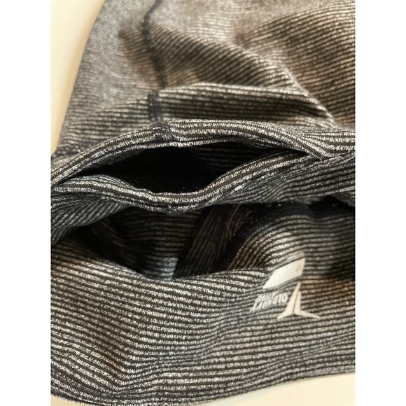 Old Navy Active Capris Womens Size Small Black & White Striped - Picture 8 of 8